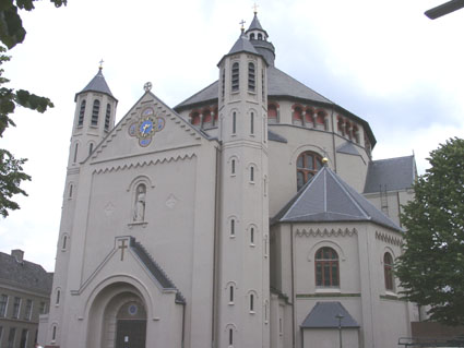 Het onderhoud en de restauratie van de Sint-Catharinakerk in 's-Hertogenbosch door de jaren heen en in het bijzonder in de periode van 1995 tot 1999